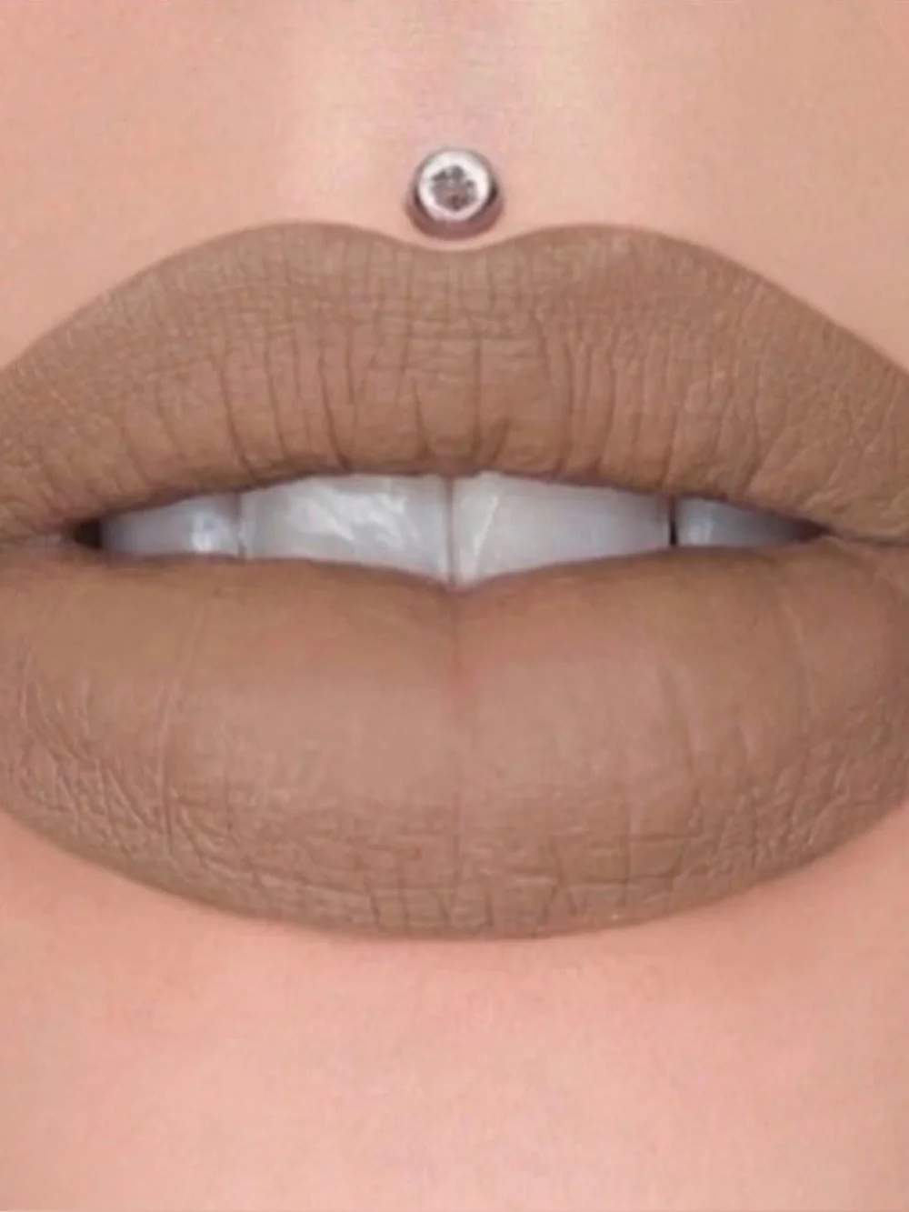 Jeffree star velour liquid lipstick in posh spice
